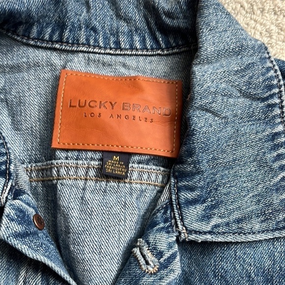 Woman’s Lucky Brand Jean Jacket Size Medium - Picture 2 of 3